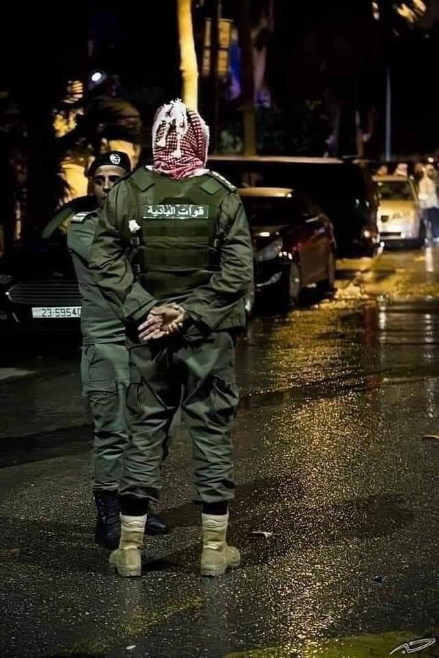 هيك مضبطه بدها هيك ختم - مقوله قديمه ايام الرجال الرجال 

حفظ الله الاردن ملكاً وشعباً وارضاً
🇯🇴🫡