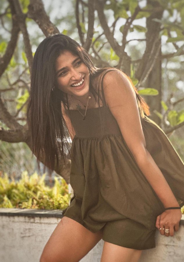 GKOj7xCWQAAhjcT?format=jpg&name=900x900