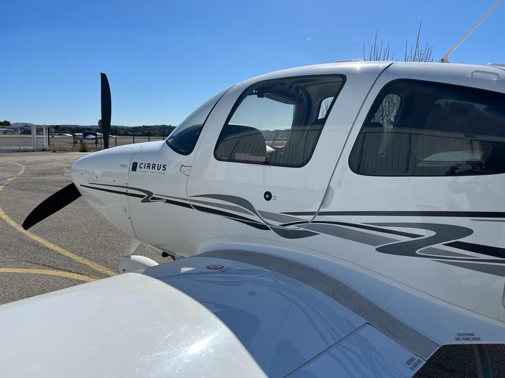 Buying a Cirrus SR22 G3 for the price of a G2!

We've got a special offer you won't want to miss! Introducing our 2007 Cirrus SR22G3 now up for sale! Click here for more information and pricing!

faaircraftsales.com/current_listin…

#cirrus #cirrusaircraft #cirrussr22 #sr22 #flyaeolus