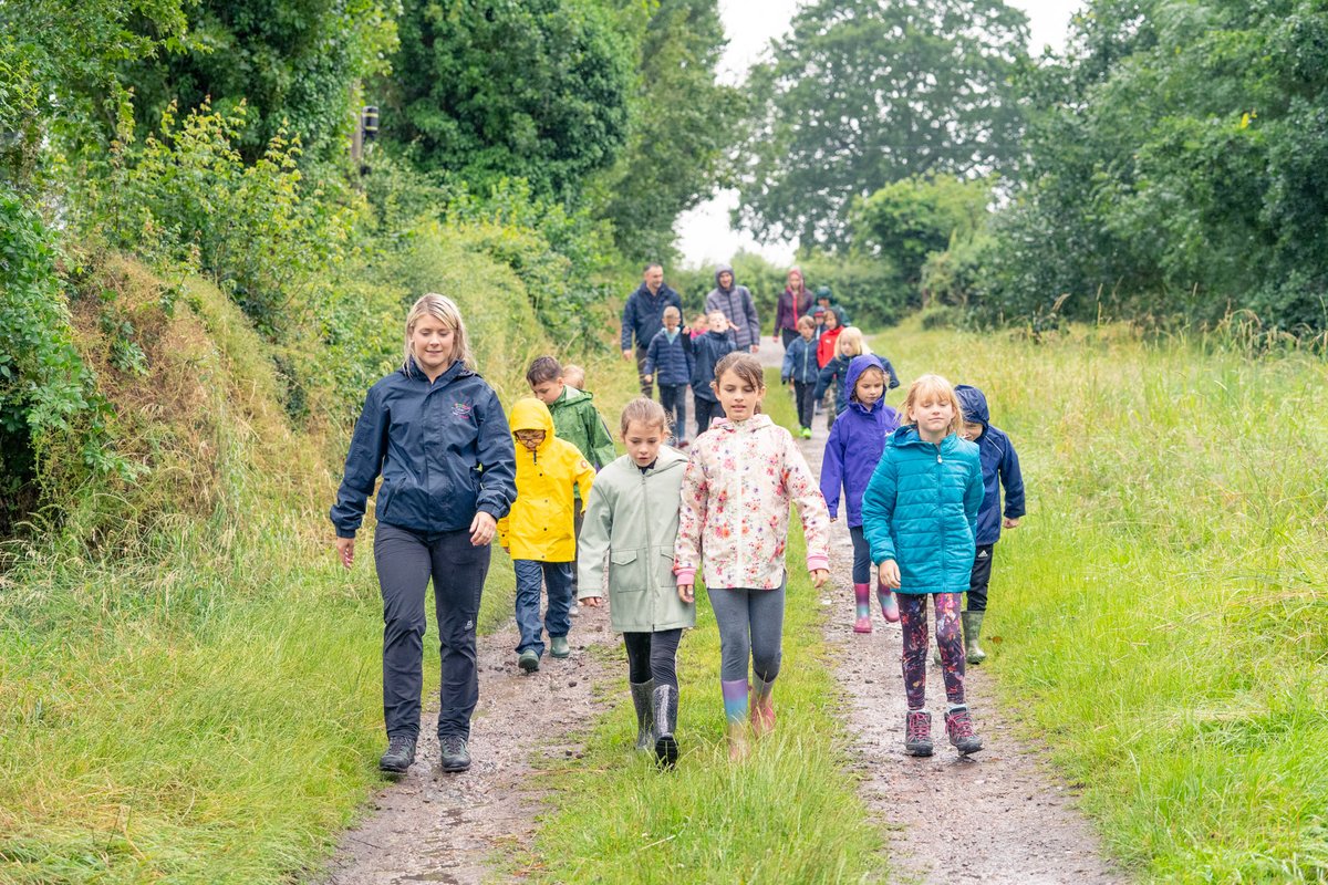 Step into a healthier, happier you!🚶🙂 Contact your Local Educational Specialist to visit a farm and take your class for a farm walk. leaf.eco/education/cont…