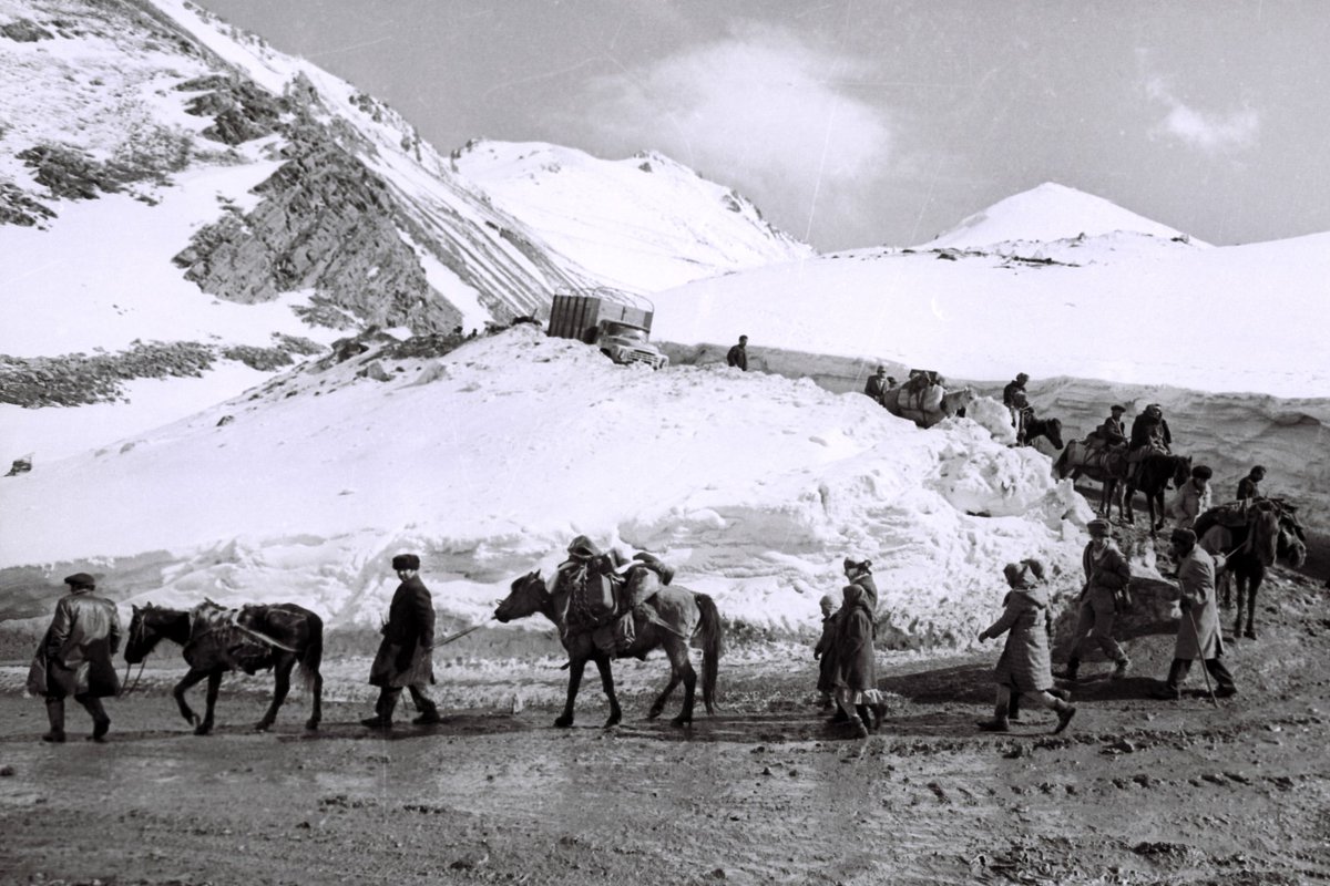 31 years ago today Kalbajar was occupied by Armenian armed forces. That's how the residents of Kalbajar left their homes , through mountains without anything..