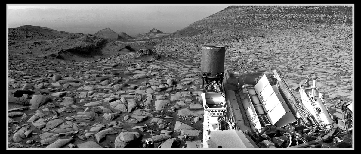 ...and slowly, but surely, @MarsCuriosity is working her way up the slopes of Mt Sharp in Gale Crater. Here's the current view looking back over her shoulder, down to the crater floor and hills beyond... Original images: NASA/JPL-Caltech Additional processing: S Atkinson