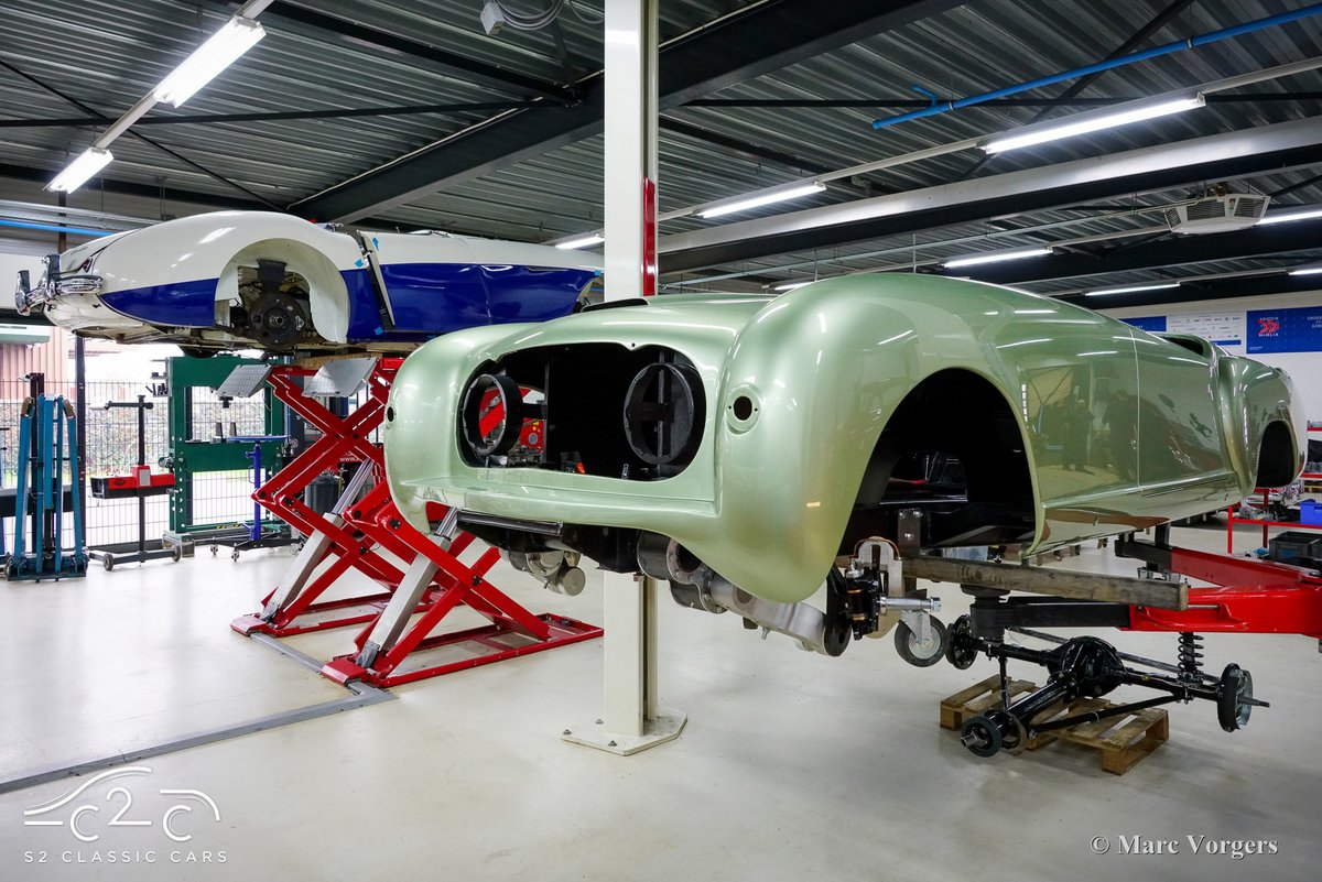 ClassicarGarage's tweet image. Top class restoration of a 1953 Nash Healey Pininfarina roadster at S2 Classic Cars! Follow this restoration here: classicargarage.com/projects/nash-…

#S2ClassicCars #RestorationMasters #CarRestoration #ClassicCar #ClassicCars #VintageCar #VintageCars #Oldtimer #Restoration #ClassicarGarage