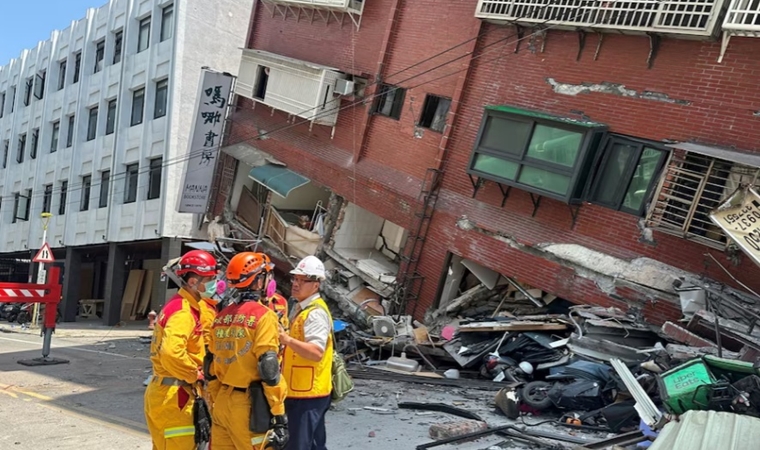 #Taiwan hit by devastating #earthquake: Seven dead, scores trapped cumhuriyetdaily.com/world/taiwan-h…