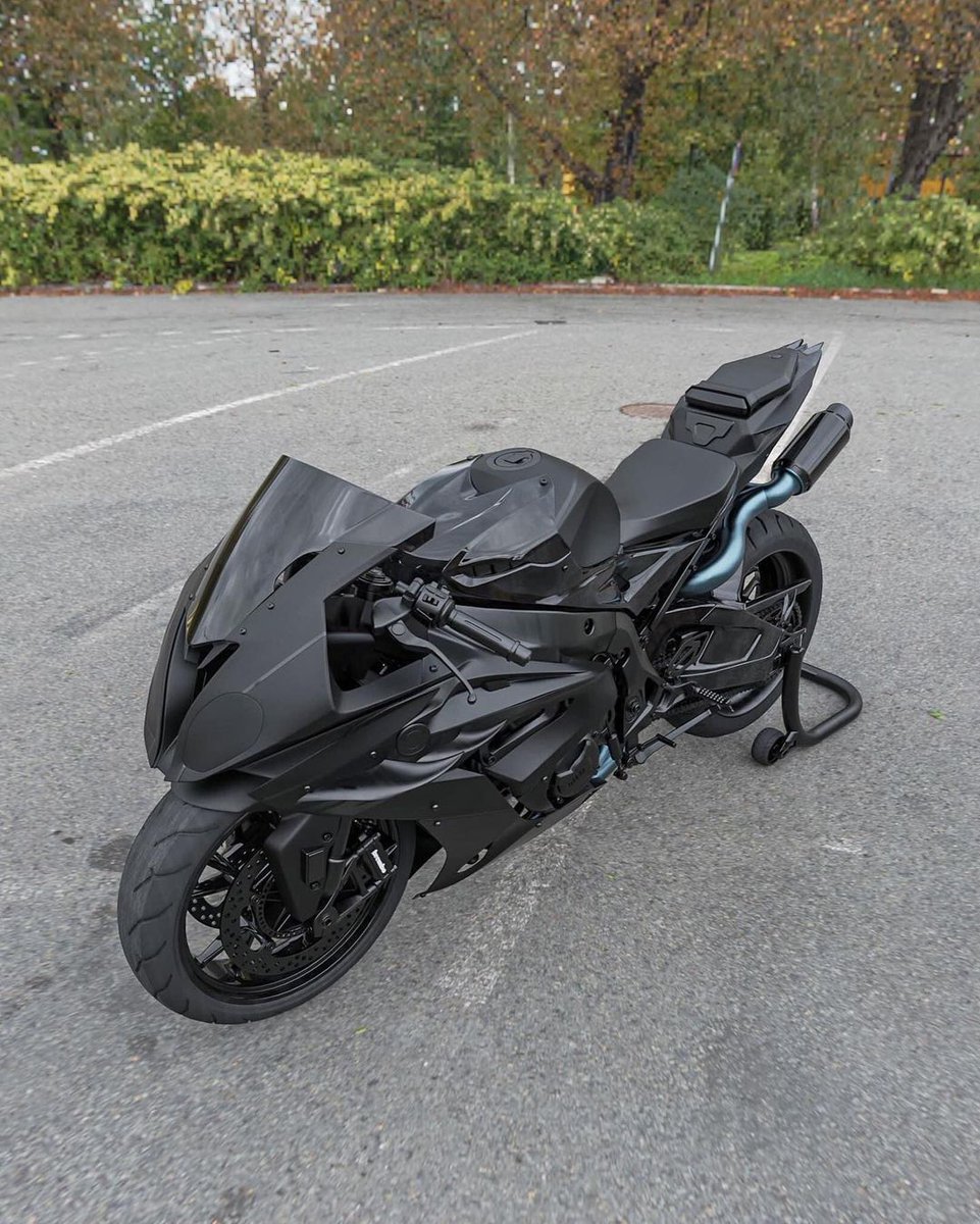 MoreMotorcycles's tweet photo. BMW S1000RR https://t.co/t2jGutr6Jn