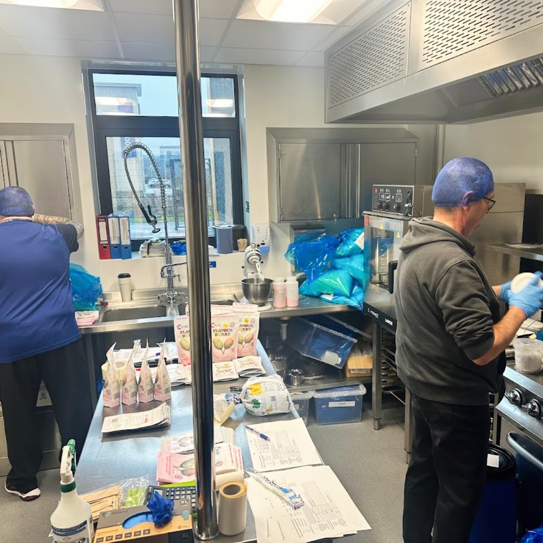 Last month we welcomed one of our members, Microencapsulation Services into our development kitchens. 'The great facilities at Food Works certainly helped make our first production and packing run a great success.' Find out more about our kitchens here foodworks-sw.co.uk/development-ki…