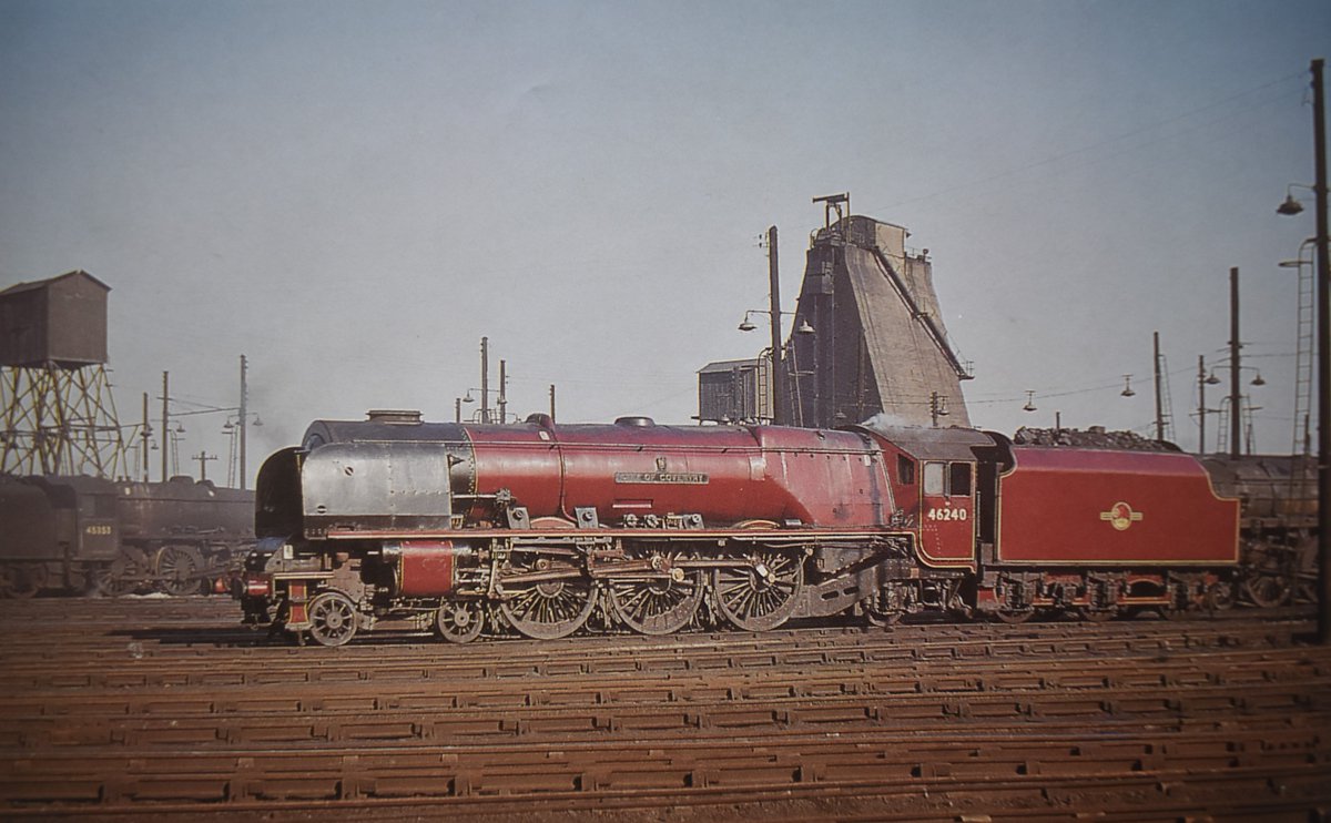 Princess Coronation Class 46240 'City of Coventry' at Willesden MPD.
Date: 8th March 1964
📷 Photo by W. Potter
#steamlocomotive #1960s #London #BritishRailways