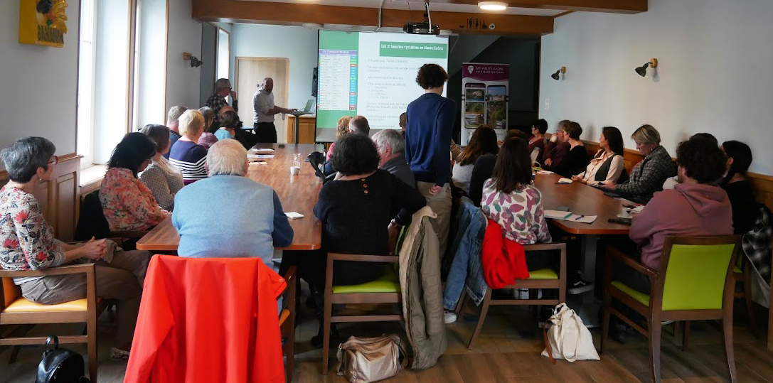 🤝Animation de réseau🤝
Mardi dernier, une journée Accueil Vélo ouverte aux labellisés de Haute-Saône s'est tenue au bistrot Le Pont Tournant à Selles. 34 personnes ont répondu présentes. La journée en images : photos.google.com/share/AF1QipMw…
Infos sur le label 👉 destination70.com/itinerance/vel…
