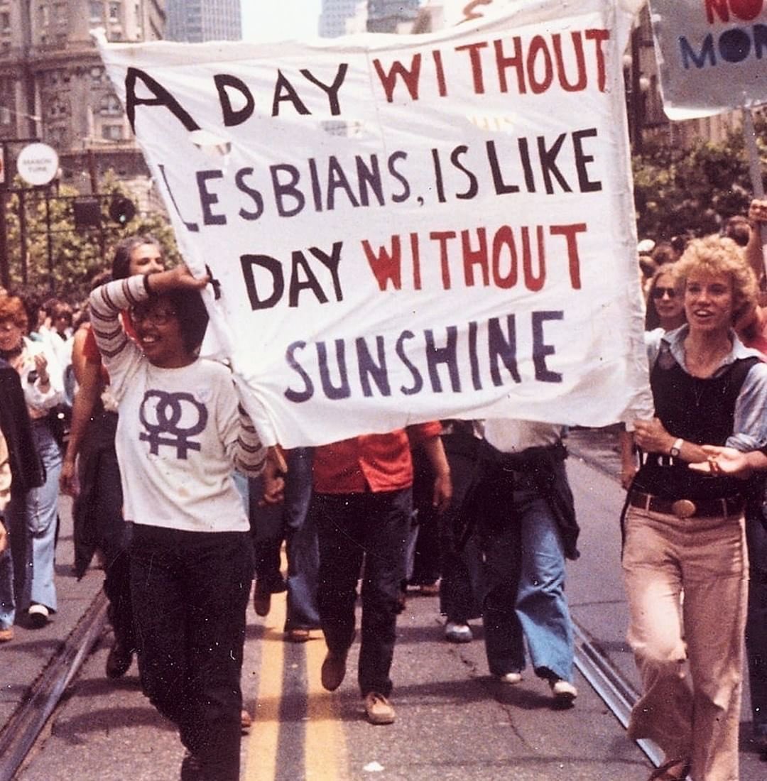 Let the sun shine in! #lesbian #lesbians #lesfic #lesbianfiction #queer #sapphic