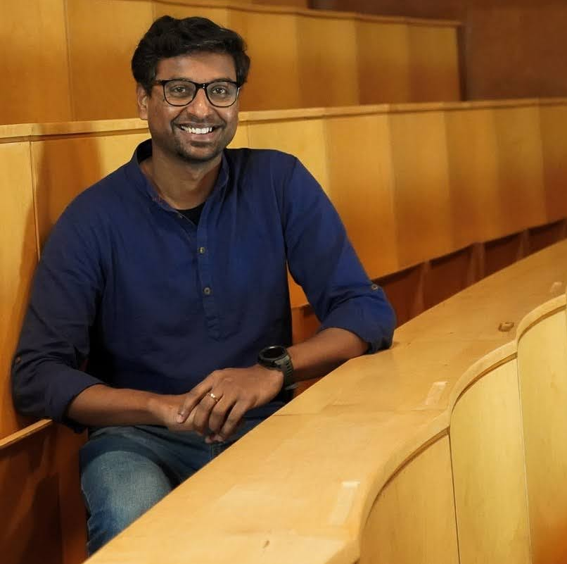 A single ChatGPT prompt is estimated to consume, on average, as much energy as forty mobile phone charges. Computer scientists at SCIENCE have created a recipe book for designing AI models that use much less energy without compromising performance: shorturl.at/gjuBR  #ai