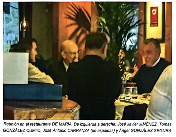 🔥🔥 
LOS ZORROS EN EL GALLINERO

Sirva esta fábula para representar a la comisión económica de la @RFEF de Pedro Rocha, conocido por algunos barones como el zorro plateado.

Rocha conoce bien el órgano, porque desde su condición de vicepresidente económico de Rubiales lo