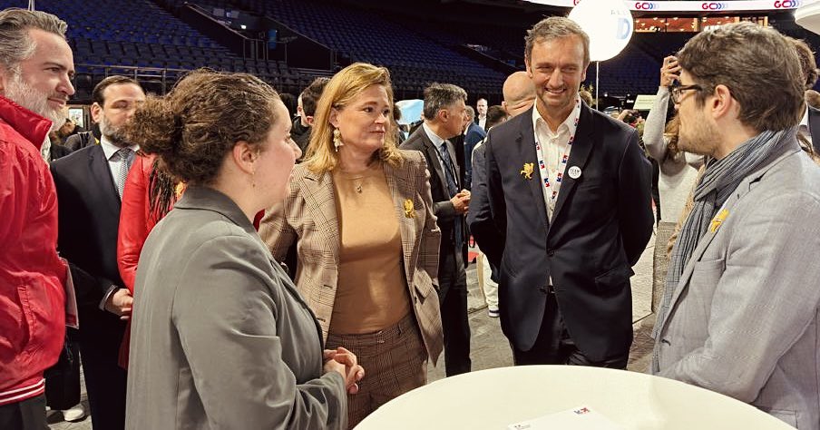 Business France tweet media