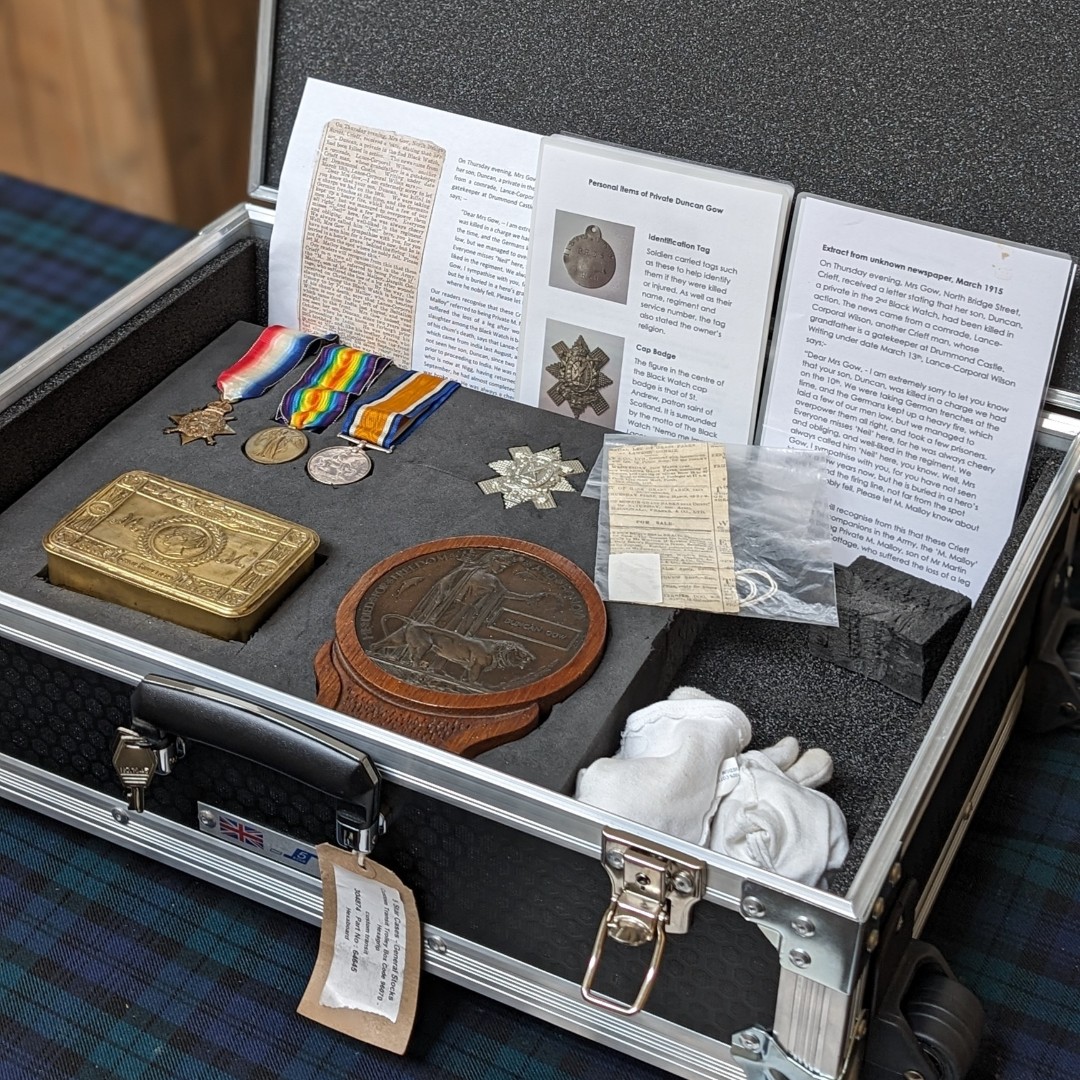 museumbw's tweet image. Join us today in The Black Watch Museum from 10am-11am or 2pm-3pm, where artefacts from The Black Watch Castle &amp;amp; Museum collections will be available to handle &amp;amp; discuss with a member of our team.

Included in the cost of museum entry

#ObjectHandling #History #Museum #BlackWatch