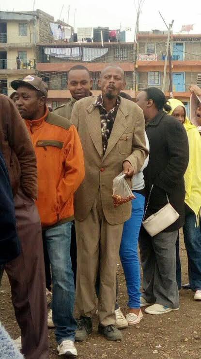 Forget our COVID 'Twende Tupate' chap, this #GitheriMan blew the internet in 2017 during the Kenyan elections. I still ask myself, what kind of relationship did this man have with githeri (maize-beans mixture) 🤔🤔