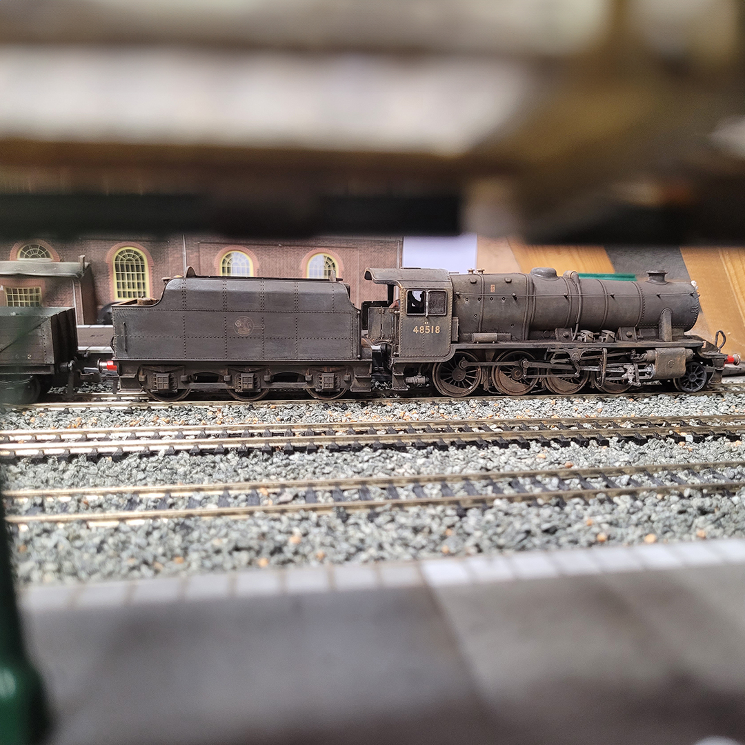 Wonderful weathering Wednesday! Check out the incredible modified BR, Class 8F, 2-8-0, No. 48518 locomotive by Callum Storey. Have you ever tried weathering? 👉Share your modified models with us at marketing@Hornby.com #Hornby #Modelrailway #Weathering #Scalemodelling