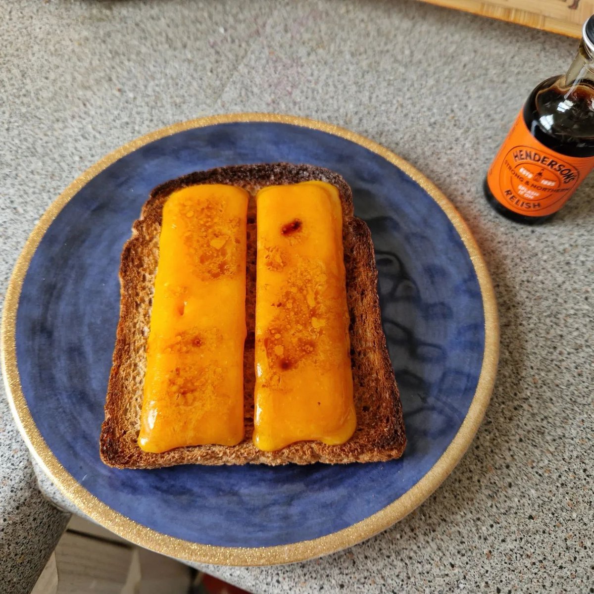 The rare two-slice approach to cheese on toast. How do you feel about it? 📷 by instagram.com/yuko.u.uk