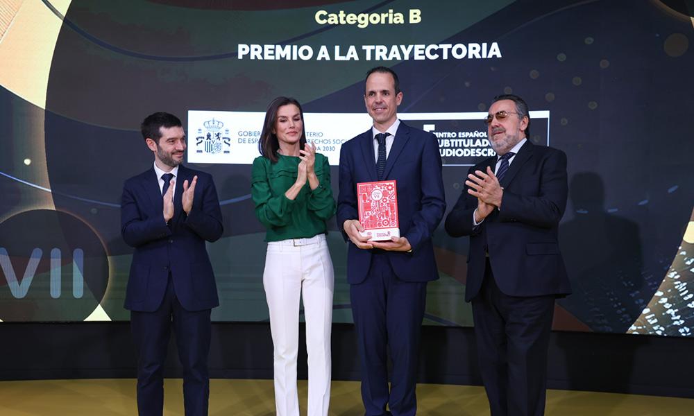 El @cesyaes (centro dependiente del @RPDiscapacidad gestionado por la @uc3m) obtiene el Premio Discapnet de la @Fundacion_ONCE a las Tecnologías Accesibles en la categoría de 'Premio a la persona, empresa, entidad u organización que más haya destacado'. 🔗uc3m.es/ss/Satellite/U…