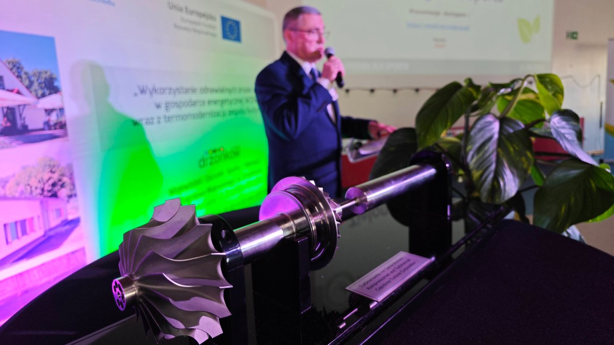 IvitasGreen's tweet photo. Koncem března se zástupci IVITAS GREEN POWER a @CGRNEnergy zúčastnili energetické konference v Polsku. Konference se konala v areálu Wojewódzki Ośrodek Sportu i Rekreacji, kde jsme v prosinci 2023 instalovali a uvedli do provozu mikroturbínu Capstone C65. https://t.co/Ykk7tSTgDM https://t.co/zhzVUmgyYm