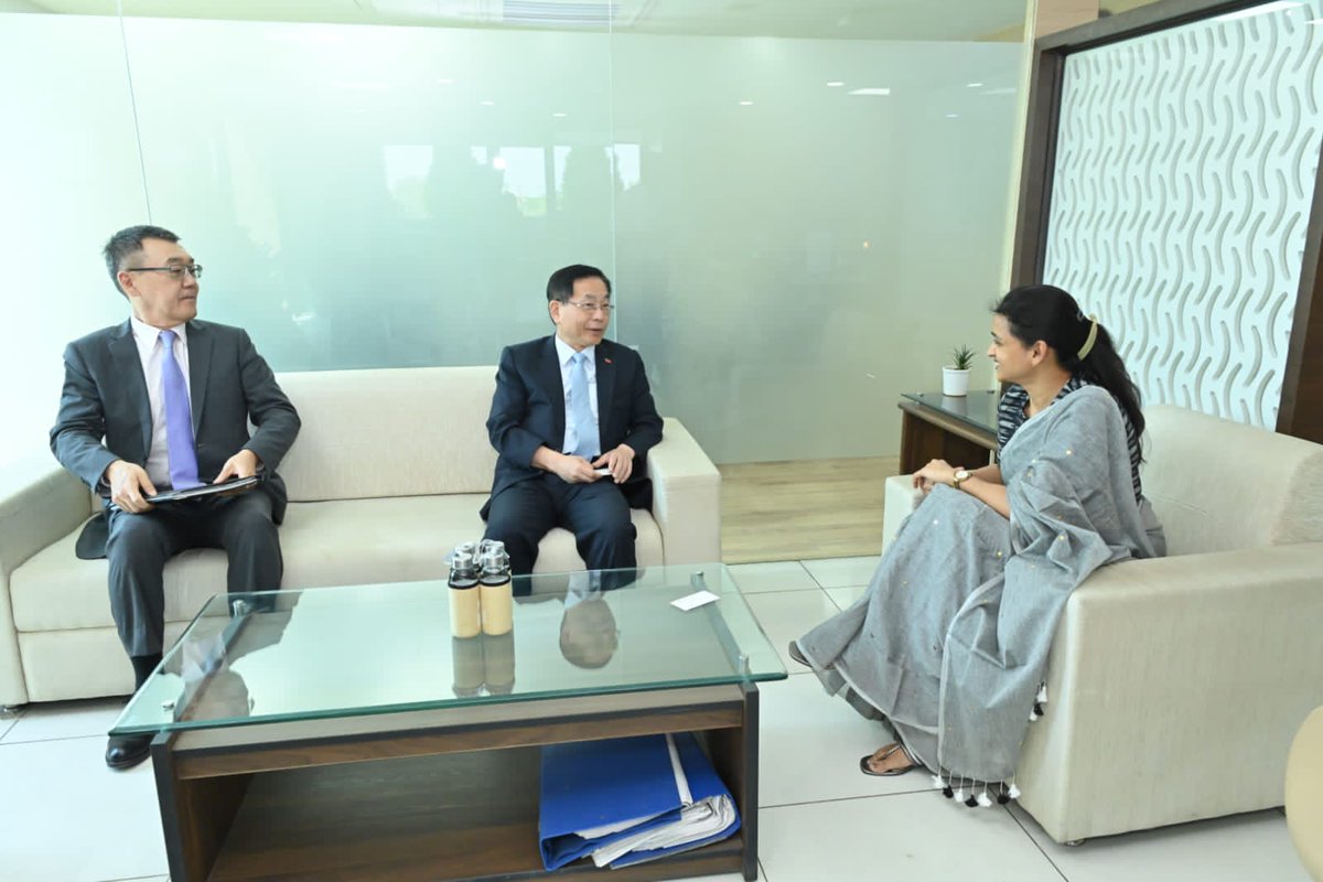 MPIDC_RO_Indore's tweet photo. HE Amb Baushuan Ger &amp; Taipei Economic &amp; Cultural Center in India TECC team @TWIndia2 visited @MPIDC  #Indore regional office! Discussed promising business opportunities with @sapna_anurag ED. Looking forward to fostering stronger ties! Also had discussion wd prominent industries https://t.co/ksRV6DrHGP