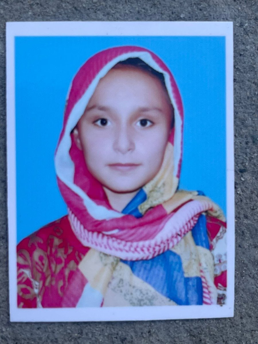 Rohshan_Din's tweet photo. It's been 2 months since Falak Noor was kidnapped, yet Gilgit-Baltistan police still haven't traced the kidnapper, despite having crucial information. This negligence is unacceptable!
#FindFalakNoor #GilgitBaltistanPolice #JusticeDelayedisJusticeDenied @HRCPakistan https://t.co/uZypStcKNT