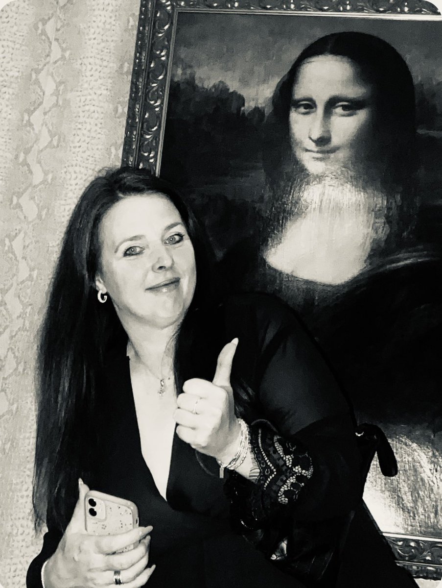 A thread of people who found their doppelgänger in a museum, well mine was in a pub and only name sake 🤷‍♀️🤣 but hey ho let’s not split hairs 🤣🤣🤣🤣🤣🤣