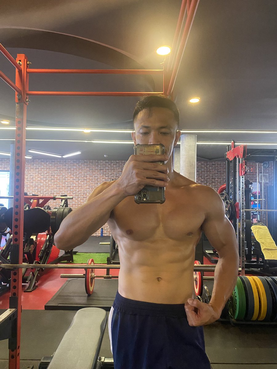 Boy Gym tweet media
