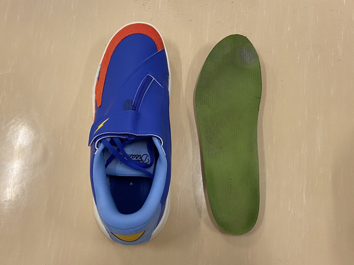 grimreapers21's tweet photo. Today's kicks ‼︎  
PUMA ALL PRO NITRO Childhood Dreams  
insole→superfeet green  
socks→Tabio basketball short  
クッション感・グリップ感半端無し‼︎  
@PUMAHoops @Superfeet @TABIOSPORTS https://t.co/ElCIDFagfS