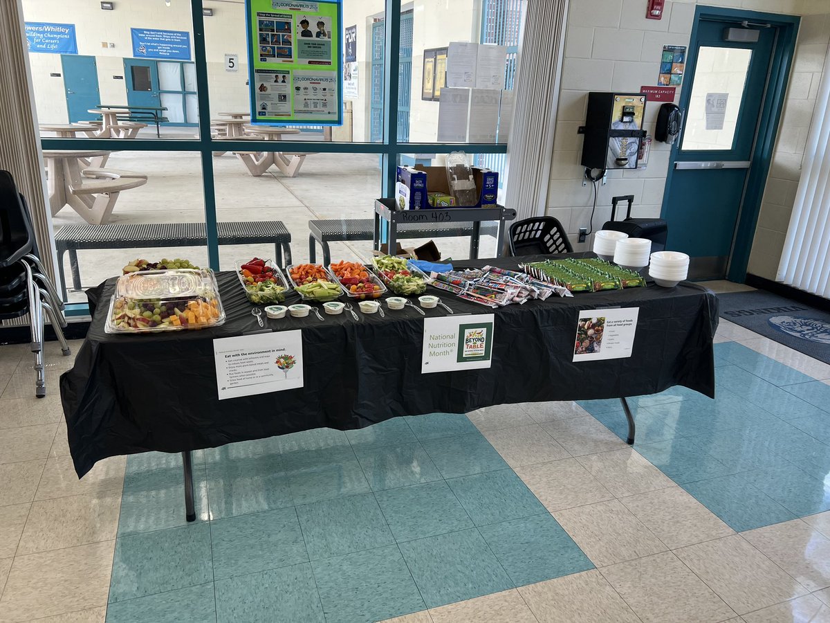 HCPSBW_BCA's tweet photo. What a great Turn Up Thursday! We Celebrated National Nutrition Month! Healthy eats!🥕🥦🍅🧀🍇🍎🌶️#WeAreMagnet #ACCEPTMagnet
 @HillsboroughSch @VanAyresHCPS @HCPSCTAE  @HCPS_FACE @HCPS_RCLS @SDHCMagnet @HCPS_Eisenhower @CTE_Director @hcpsdgaines @hcpspears @HCPSBoard @HCPSJones https://t.co/1fYiWqkWPB