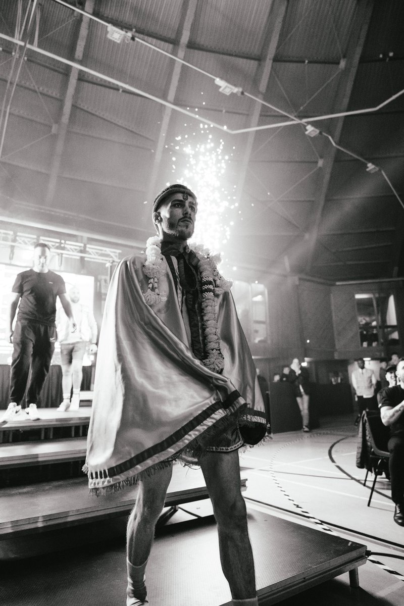 bradleymarsden9's tweet image. The calm before the storm 🇹🇭 #Nakmuay #Muaythai #Thaiboxing #TeamSilapa #BloodShotSports