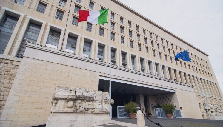 Proficuo incontro con Gianfilippo Mignogna Sindaco di Biccari (FG) e i responsabili dell’Associazione “Argentina per il mondo”. A lavoro per rafforzare la solida sinergia tra @ItalyMFA e i borghi italiani, promossa dal VPC @Antonio_Tajani con l’anno delle radici 🇮🇹 nel mondo.