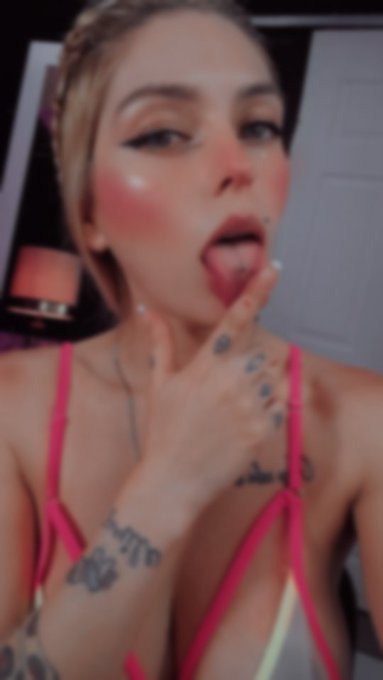 Abril con A de :  aqu&iacute; estoy yo para ayudarte a pasar la p&aacute;gina ❣️.  😜💋👅 https://t.co/qL2CrnXreL<a href="/tag/cute"class="tags"><span>#cute</span></a><a href="/tag/follow"class="tags"><span>#follow</span></a><a href="/tag/sexy"class="tags"><span>#sexy</span></a><a href="/tag/hot"class="tags"><span>#hot</span></a><a href="/tag/sex"class="tags"><span>#sex</span></a><a href="/tag/girlswithtattoos"class="tags"><span>#girlswithtattoos</span></a>