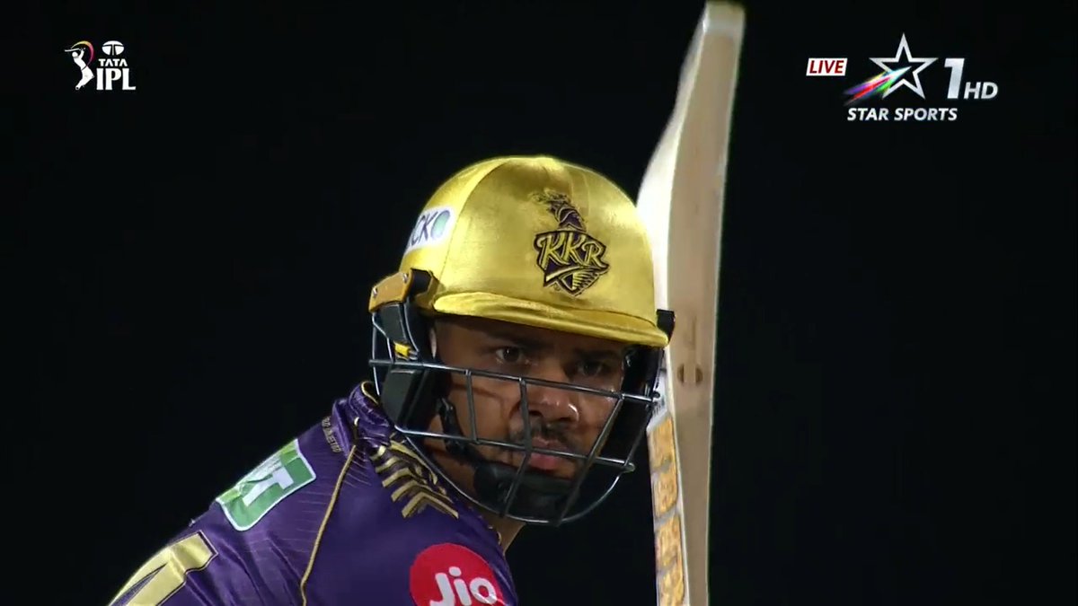 FIFTY FOR SUNIL NARINE....!!! - The main of KKR is back, fifty from just 21 balls against Delhi, What a batting, he is destroying DC bowling at Vizag. 🔥