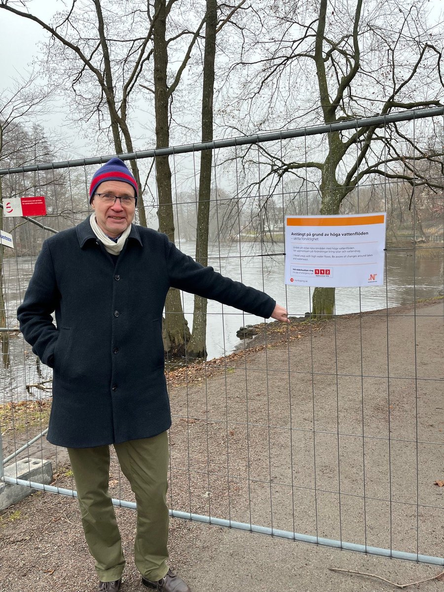 🎉 Today, our hydrological researcher Göran Lindström celebrates 40 years employment at SMHI! His expertise has been essential for the development of the HYPE-model.🌊👏 #SMHI #Hydrology #Research