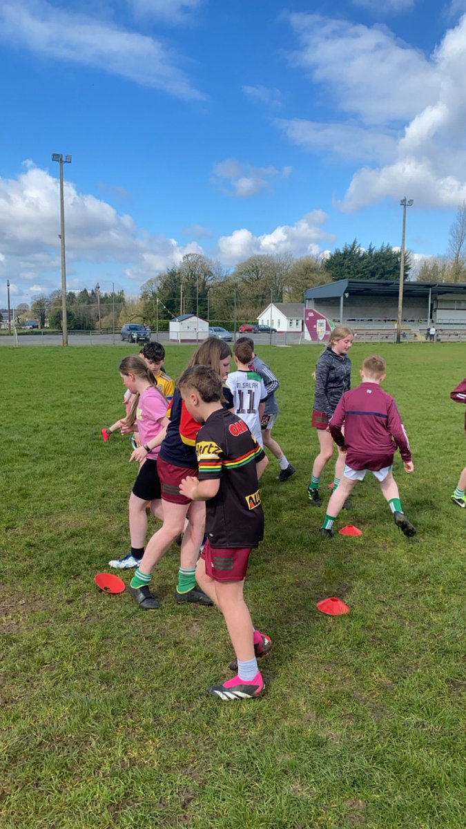 Day two of our Easter Camp in @StKevins and the sun was shining once again! Great fun had!☀️☀️ #ConnachtCDO @ConnachtGAA @RosCoachingGAA