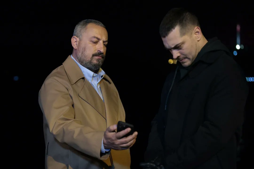 AliAv24's tweet photo. #new #noticias🇹🇷
¿Qué pasará en el nuevo episodio de #Gaddar? 
¿Se han publicado las fotos del episodio 12 de Gaddar? 
  #Kokut (#İbrahimÇelikkol )
está decidido a matar a #Dağhan (#ÇagatayUlusoy ) 
 #OnurSaylak
  #Enver #AlperÇankaya
#Leyla (#BuseMeral ) https://t.co/51UvHkBMLY