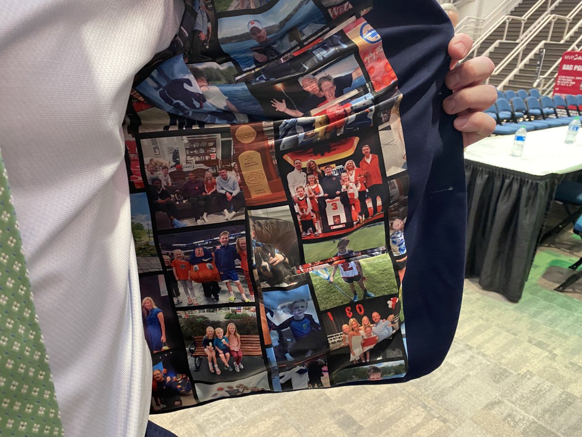 This is the Syracuse-themed inside lining of the suit jacket that Gerry McNamara wore to his Siena press conference. Tailored at Mr Shop. In becoming Siena’s coach, Gerry McNamara leaves behind his adopted hometown of Syracuse: ‘It’s bittersweet’ syracuse.com/orangebasketba…
