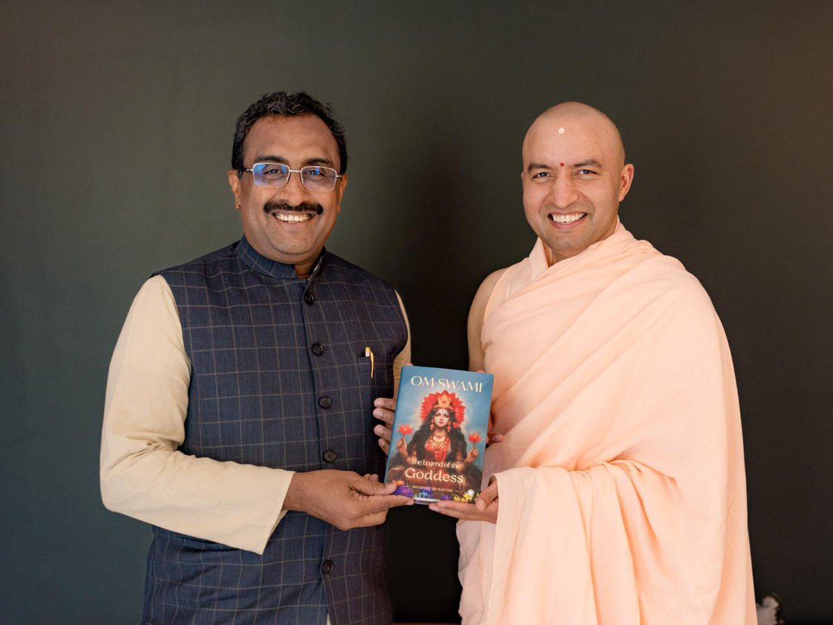 rammadhav_'s tweet photo. It was a great honour and blessing to meet revered Om Swamiji today at his Shri Badrika Ashram in Himachal Pradesh. A technocrat in his purvaashrama, Pujya Swamiji is an unconventional guru who spends most of his time in solitude and meditation. His books and video talks radiate with profound wisdom of Sanatana Dharma, inspiring millions of people across the globe. Like Swami Ramakrishna Paramhansa, Om Swamiji too is dedicated to spiritual Sadhana and prefers to stay away from worldly affairs.
Was fortunate to get his blessings today and also his books as a gift. Also glad to meet with Pujya Swamiji’s dedicated team of trustees.