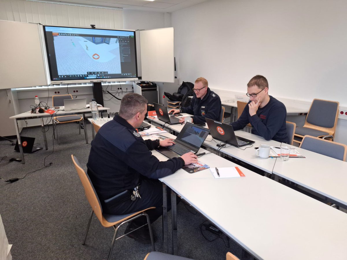 We are in Germany again today and tomorrow, training our users at the @FeuerwehrOL in XVR On Scene. Lots of fun so far, and we are looking forward to tomorrow! 💪