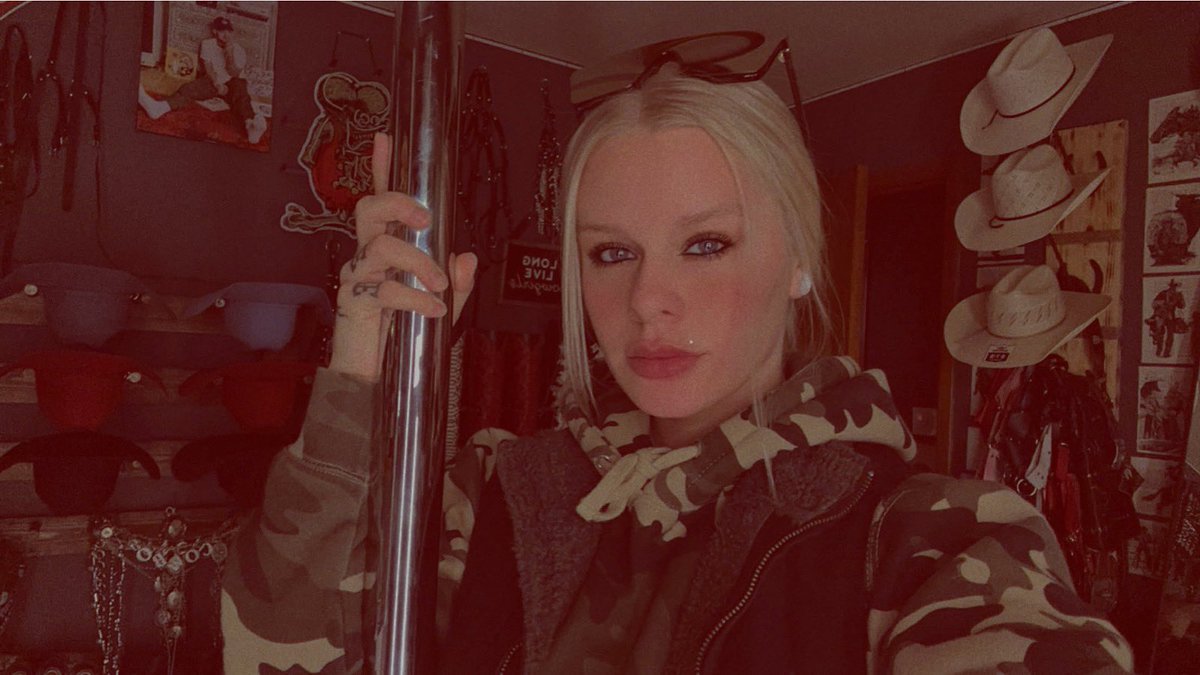 WranglerQueen's tweet image. RT if I am your type😌