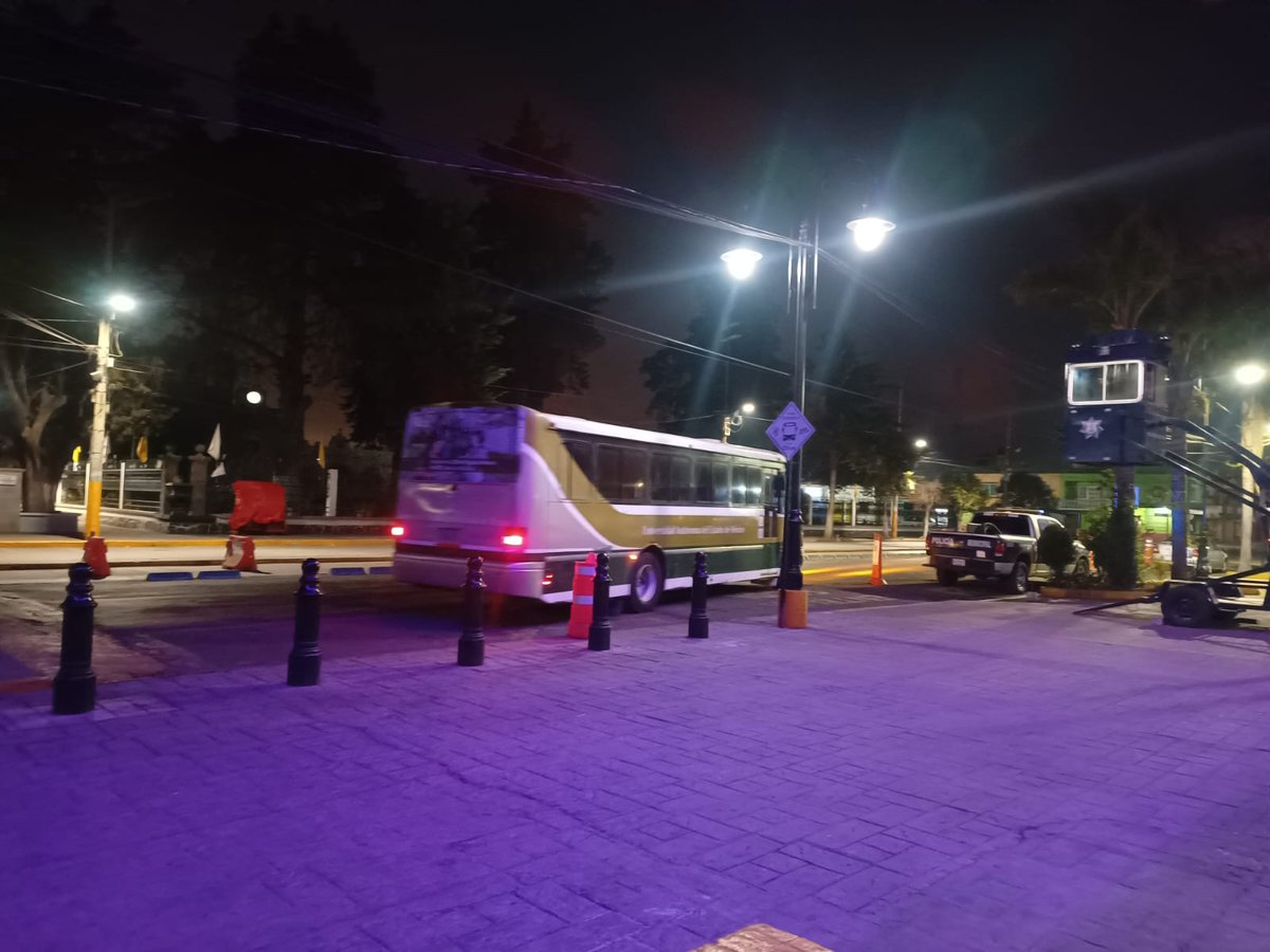 SanMateoAGob's tweet photo. 🚔 Para proteger la seguridad y el derecho a la #Educación de las y los estudiantes atenquenses, la Dir. de #SeguridadHumana y Orden Vial lleva a cabo el operativo matutino de vigilancia de los puntos de abordaje del #PotroBus de la @UAEM_MX y vehículos del #CUI, #CESU y #UTECI. https://t.co/CmswkK4SDI