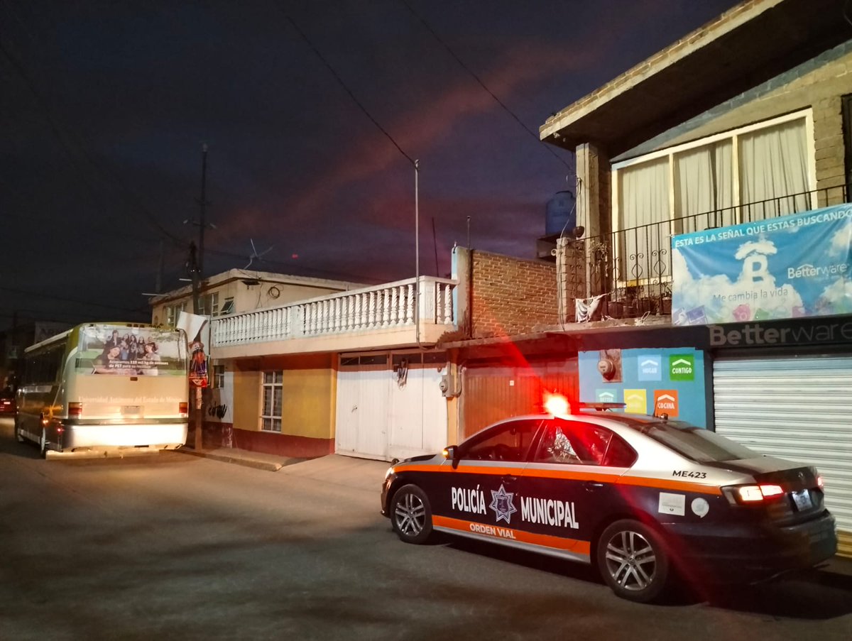 SanMateoAGob's tweet photo. 🚔 Para proteger la seguridad y el derecho a la #Educación de las y los estudiantes atenquenses, la Dir. de #SeguridadHumana y Orden Vial lleva a cabo el operativo matutino de vigilancia de los puntos de abordaje del #PotroBus de la @UAEM_MX y vehículos del #CUI, #CESU y #UTECI. https://t.co/CmswkK4SDI