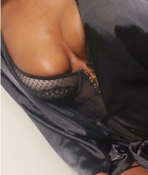 well hello there my name is Rihanna and I am in this morning for that great rub down you want and then Annabelle is in later on michenerspa.ca Let us make you feel warm all over #Follow @michenerspaon @discreetnow @wg6canada