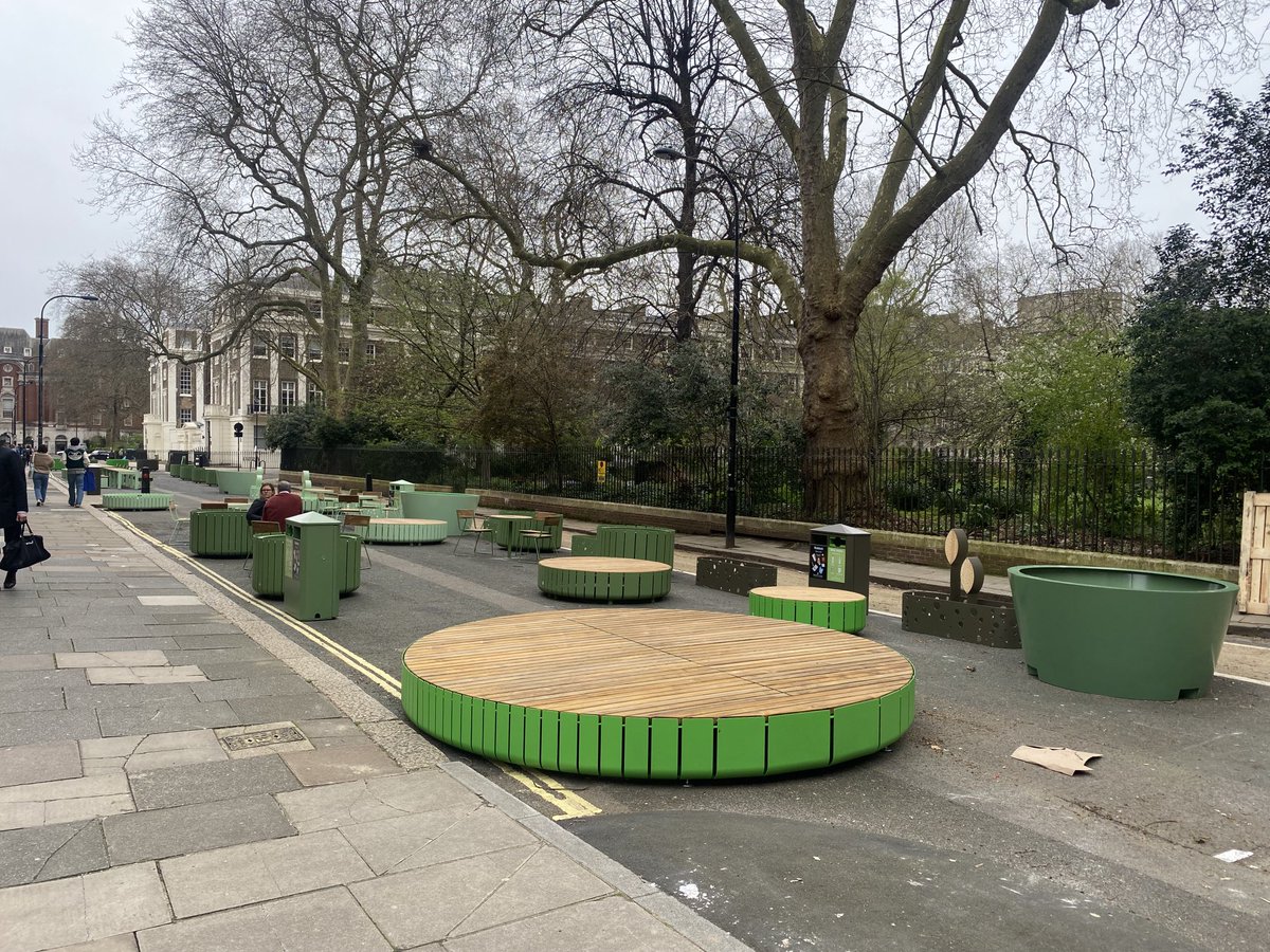 I don’t understand why London struggles so hopelessly with new street furniture. This hot mess is in Bloomsbury outside UCL. Dire.