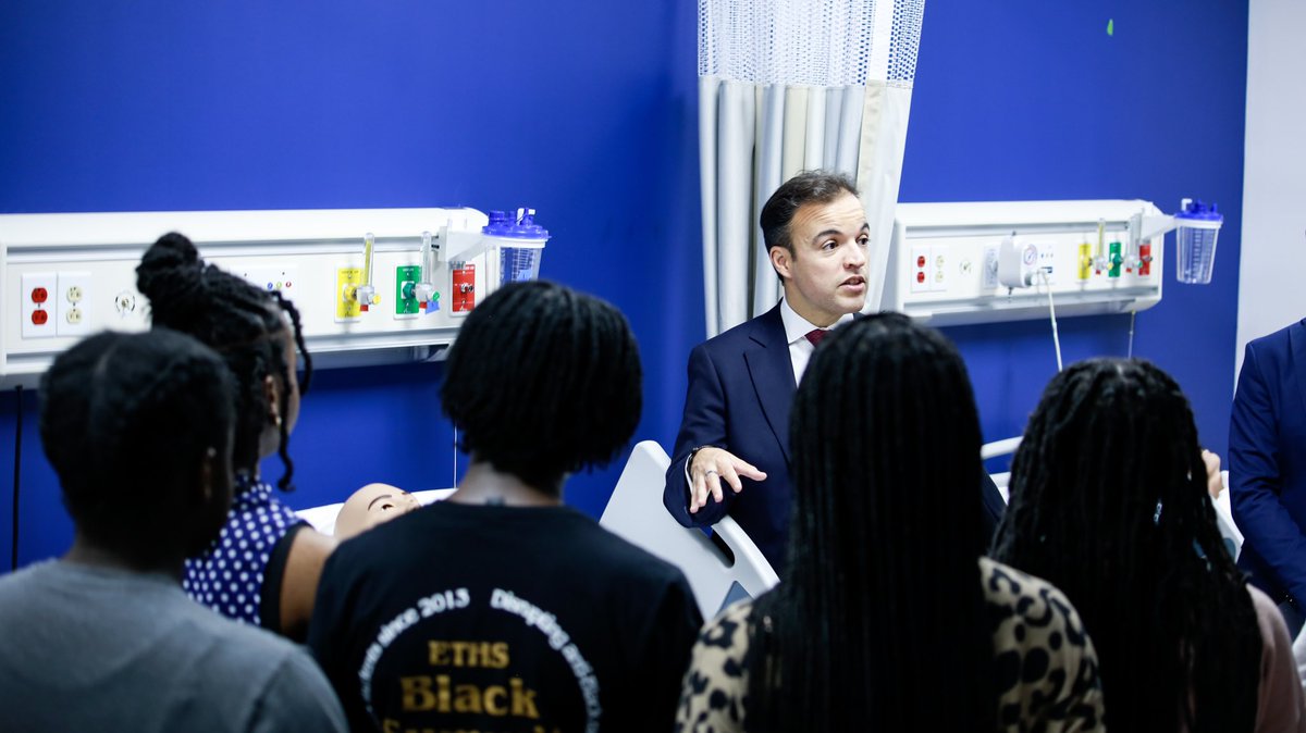 In recognition of this new partnership, ETHS welcomed a French delegation led by @MBouabdallahEGY, Cultural Counselor of France in the United States, for a formal visit and tour of our school campus earlier this week. Learn more: shorturl.at/grMR2