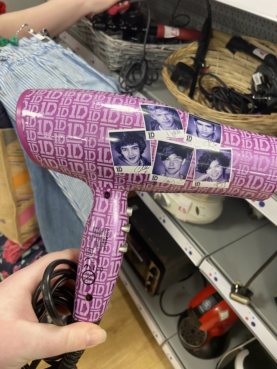 ellemaisie_x's tweet image. you know this came straight home with me