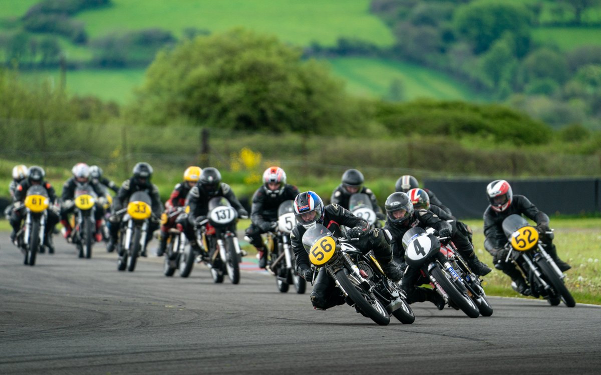 The racing action at Pembrey doesn't stop as this weekend we are visited by the Classic Racing Motorcycle Club! Tickets available on the gate🎟 Event information can be found here➡ pembreycircuit.co.uk/racing/classic… 📸Clockwork Net Photography