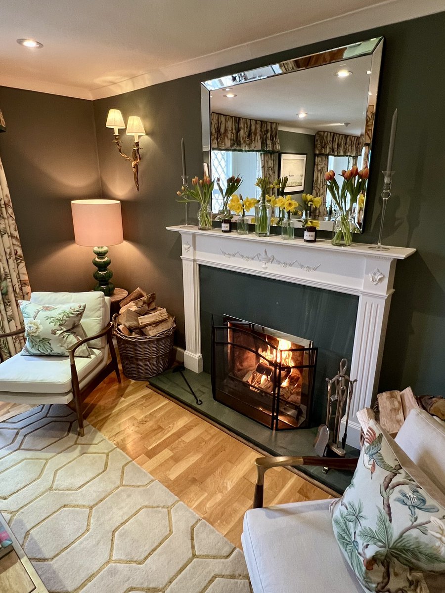 letterellan's tweet photo. Letterellan is a historic country home of distinction, and has been beautifully furnished to a very high standard to offer guests a relaxing and luxurious stay. Open log fires create a warm and cozy atmosphere all-year round. #visitscotland #boutiquehotel #perthshire #lochtay https://t.co/yjn6Tnu6En