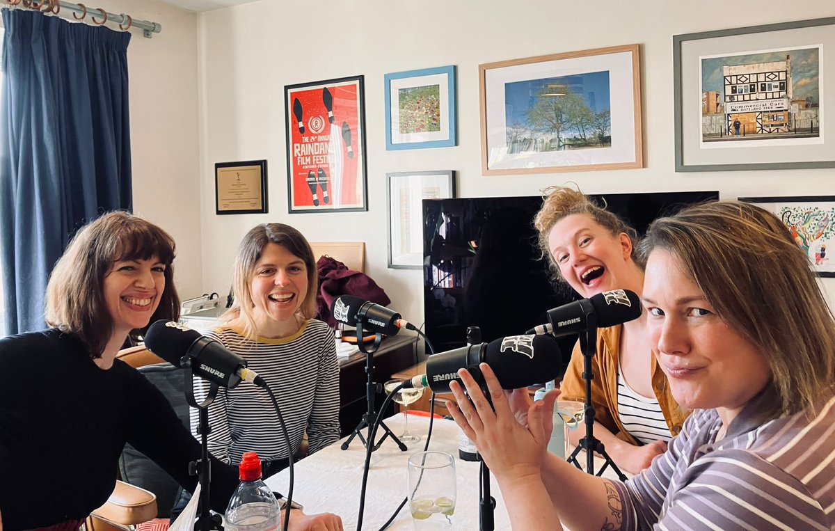 This week's episode of DWSC is a culture filled affair, not least because of our fantastic guest, @RoxanaDunn ! Ready for your ears NOW ! podfollow.com/drunk-women-so…