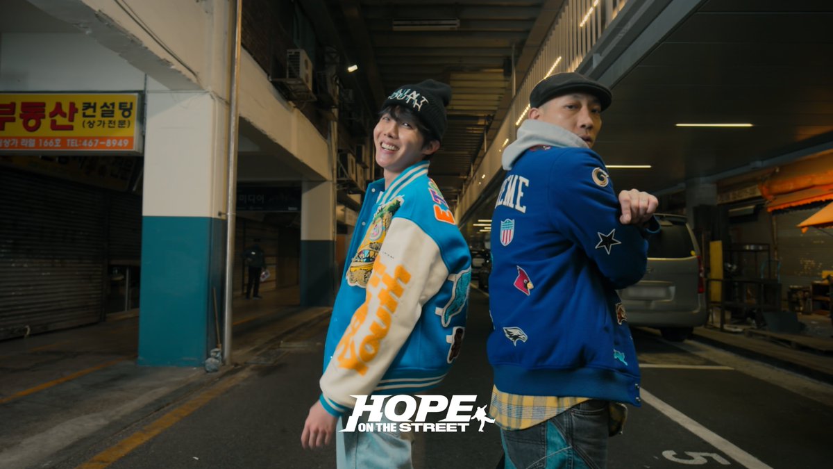 <HOPE ON THE STREET> Official Photo EP.3

잠그고, 잠금을 해제하고... 인생에도 적용되는 락킹(Locking)의 본질🔐
Locking &amp; unlocking — the essence of the locking dance, also apply to life🔐

Let's go to the "Locking" scene together!
📺 EP.3 NOW on <a href="/PrimeVideo/">Prime Video</a> &amp; <a href="/tvingdotcom/">TVING 티빙</a>