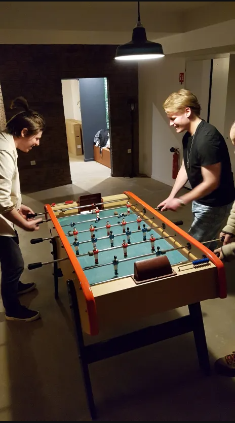 StrasbourgGames's tweet photo. La semaine dernière, nous organisions la seconde soirée Quizz’apéro ! 🍻  Soirée réservée aux membres de l’association, le Quizz’apéro est le moment idéal pour tester ta culture jeux vidéo et rencontrer les autres adhérents de SGC ! https://t.co/aTGEnoJ6hT